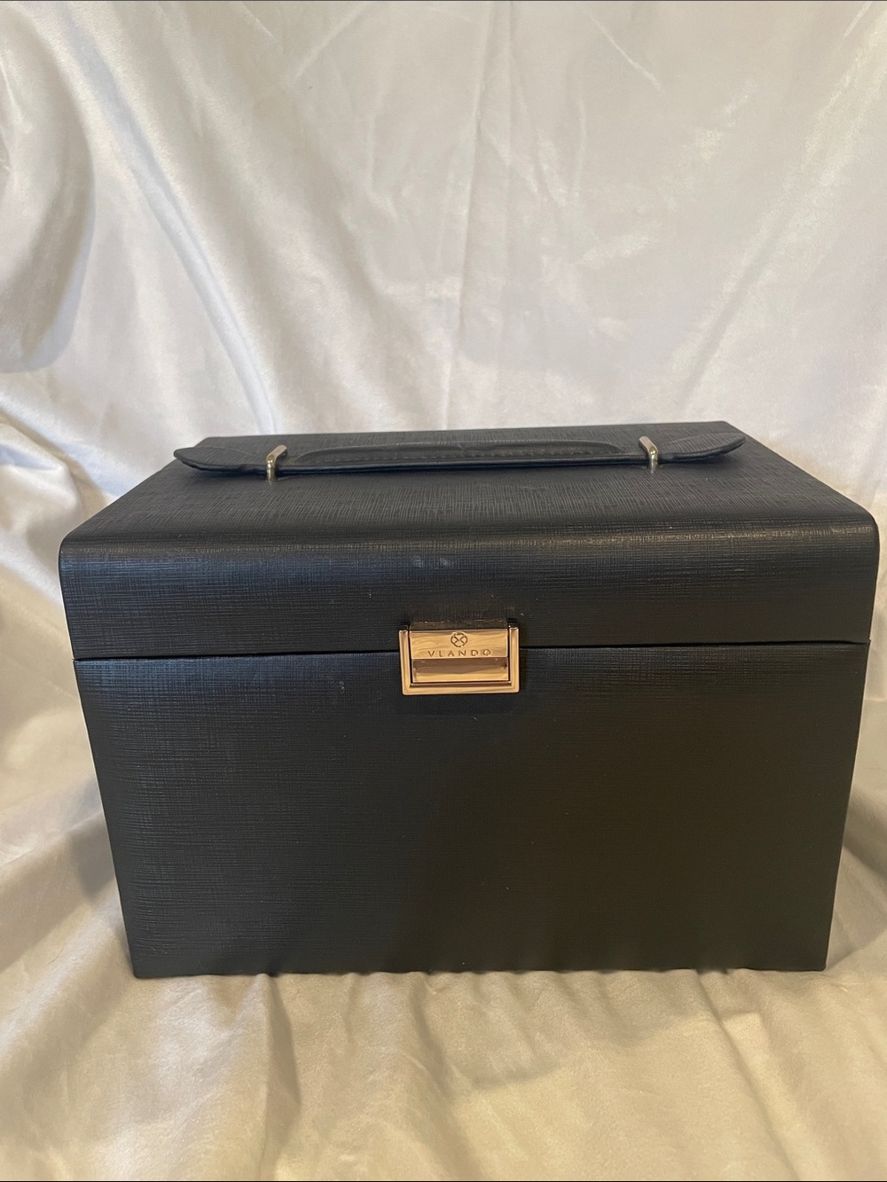Vlando Black Jewelry Organizer Case with Gold Hardware